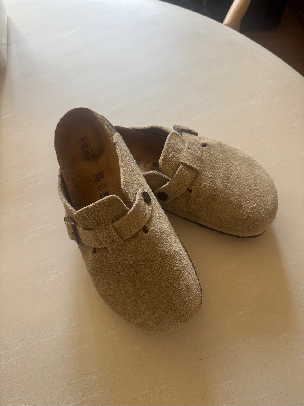 Iconic Birkenstock Boston suede clogs, like NEW!